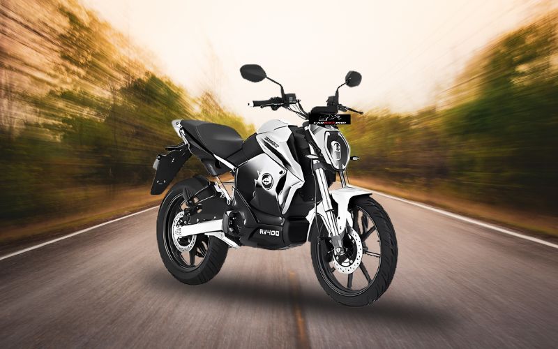 Revolt Motors RV400